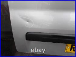 Renault Trafic Mk3 Vauxhall Vivaro X82 2014-2019 Tailgate + Glass Silver 41789 Renault Trafic Mk3 Vauxhall Vivaro X82 2014-2019 Tailgate + Glass Silver 41789