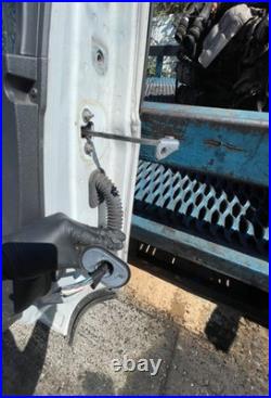Vauxhall Vivaro/Renault Trafic Front Door (2014-2019) N/S/F Passenger Side Vauxhall Vivaro/Renault Trafic Front Door (2014-2019) N/S/F Passenger Side