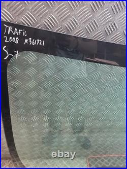 Vauxhall vivaro / renault trafic 2008 on front windscreen glass