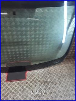 Vauxhall vivaro / renault trafic 2008 on front windscreen glass